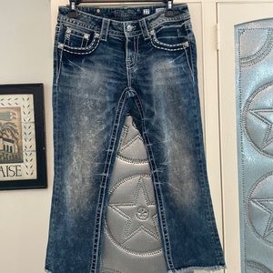 Miss Me Signature cuffed Capri size 27 style number JY7500P